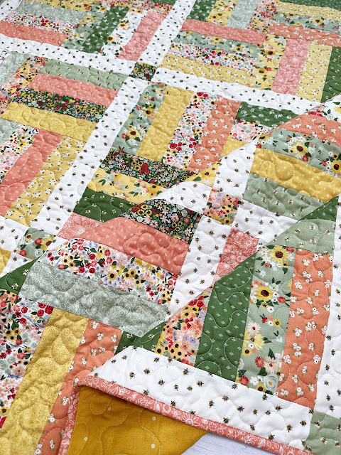 A Bit of Scrap Stuff Blog #ABitofScrapStuff #TipTopQuilt #Quilt #ABitofScrapStuffPattern #RileyBlakeDesigns