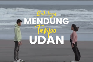 Lirik lagu Ndarboy Genk - Mendung Tanpo Udan + Terjemahan