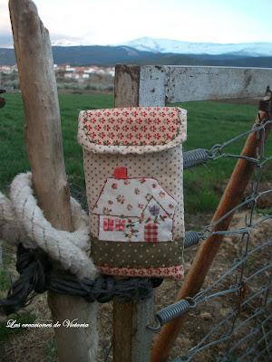 Las creaciones de Victoria .Patchwork. Funda de móvil de tela