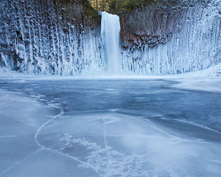 Niagara Falls frozen wallpaper