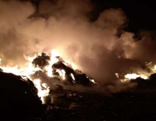 गाजियाबाद में झुग्गियों में भीषण आग लगने से मचा हड़कंप,500 से ज्यादा झुग्गियां जलकर हुई खाक