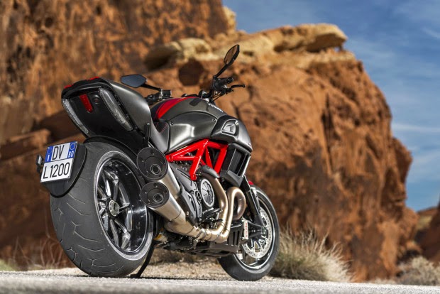 Ducati Diavel Carbon 2015 162 HP