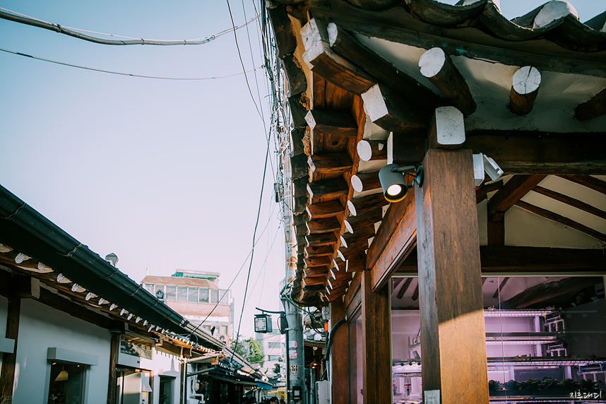 Hanok Village in Ikseon-dong