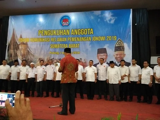 Pengukuhan FK Relawan Pemenangan Jokowi Sumbar, Nama Buya Gusrizal Gazahar Ada di Jajaran Dewan Penasehat