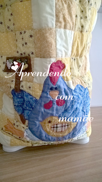 capa para galão de água, revista patch & afins, editora um ponto nove, capa de galinha para galão de água, patchwork, aplique, cozinha, capa para galão de água em patchwork