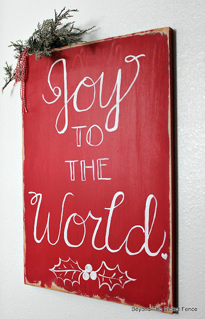 joy to the world, hand lettered, fusion mineral paint, https://goo.gl/UQPOsP