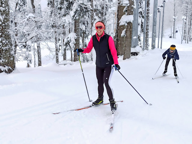 Лыжная гонка, лес, зима