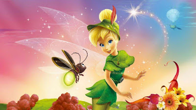 cute-fairy-in-green-clothies-made-from-leaves