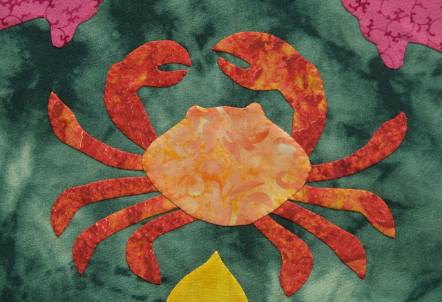 Crab hand applique 