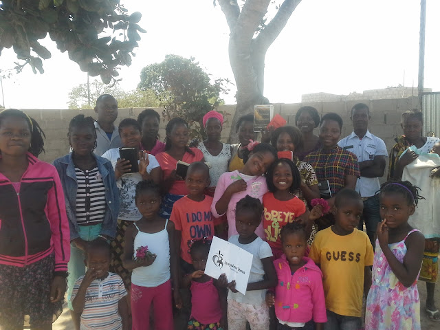 Foto de Familia da Igreja Amor Eterno Maputo