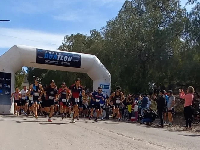 Los ganadores del Primer Duatlón Cross disfrutaron el exigente circuito y se llevan distinciones a Tucumán y San Rafael