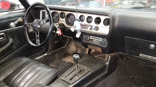 80TransAmInterior