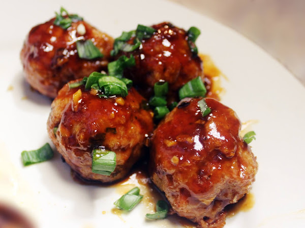 Friendly Inspiration Strikes Again! (Honey Sriracha Glazed Meatballs)