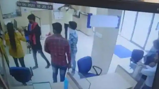 HDFC BANK LOOT : बिहार की सबसे बड़ी बैंक लूट का खुलासा, मां बेटे के पास मिला रुपयों से भरा बक्‍सा | Khabare Purvanchal
