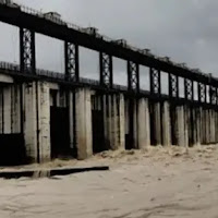 गडचिरोली: चिचडोह बॅरेजचे 38 दरवाजे उघडले… 7,439  क्यूमेक्स पाण्याचा विसर्ग | Batmi Express