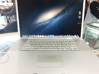 Laptop MacBook Pro 2008 Core2 Duo 2.4GHz 17" RAM 4GB HDD 500GB Kondisi Bekas