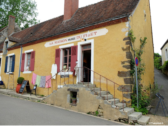 culture maison boutique Perche perrière spécialiste lin de maison linge écharpe torchon lin Salim fournisseur  Bon Marché? Maison musée du filet Perrière perche