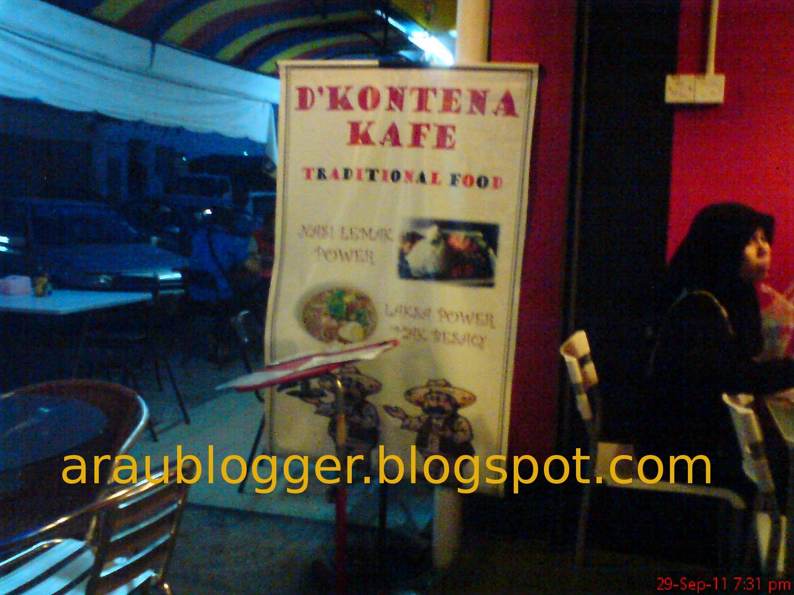 D' Kontena Cafe , Western Food pun ada  Abg Cek ada blog 