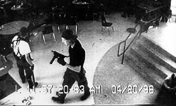 Eric Harris y Dylan Klebold en la cafetería de Columbine