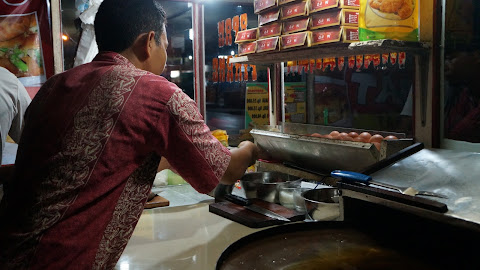 Si Manis LaoPan dari Martabak Bertobat yang Menggoda