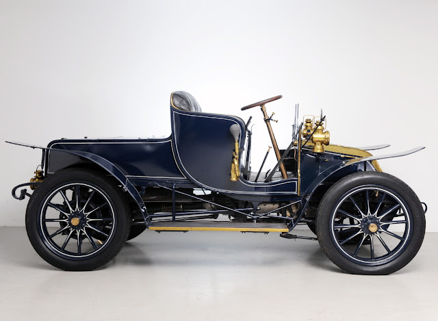 Vintage cars - Classic cars -The 1904 Wilson-Pilcher, built by Irish engineer Walter Wilson, later credited with inventing the very first tank while working for the British admiralty