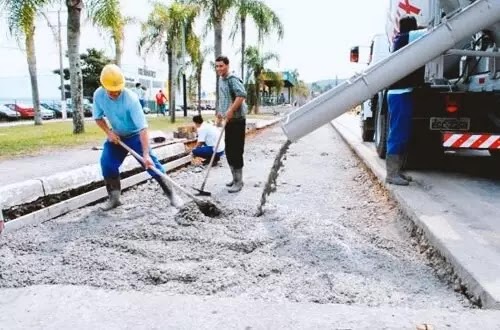 Aplicação de Concreto de Alta Resistência Inicial