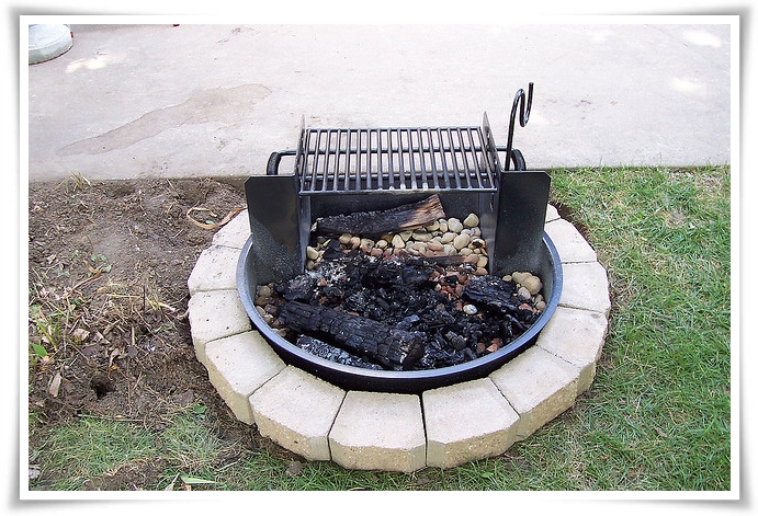 Fire Pits: A Backyard Fire Pit - Do It Yourself Today