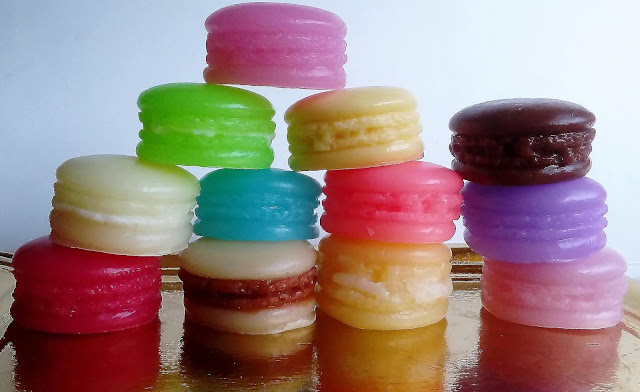 Jabón-natural-de-glicerina-vegetal-macarons-Chaladura-de-jabones
