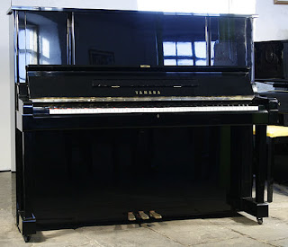 dan Piano Secondhand Yamaha YUX
