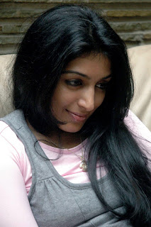 Padma Priya Hot Photos