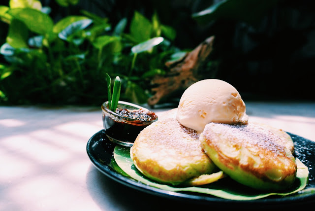 Malacca The Daily Fix Cafe - Local Pandan Pancake with Gula Melaka 