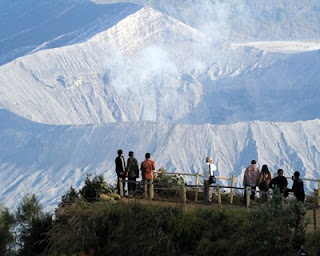 bukit kingkong Tempat Alternatif Melihat Sunrise di Bromo