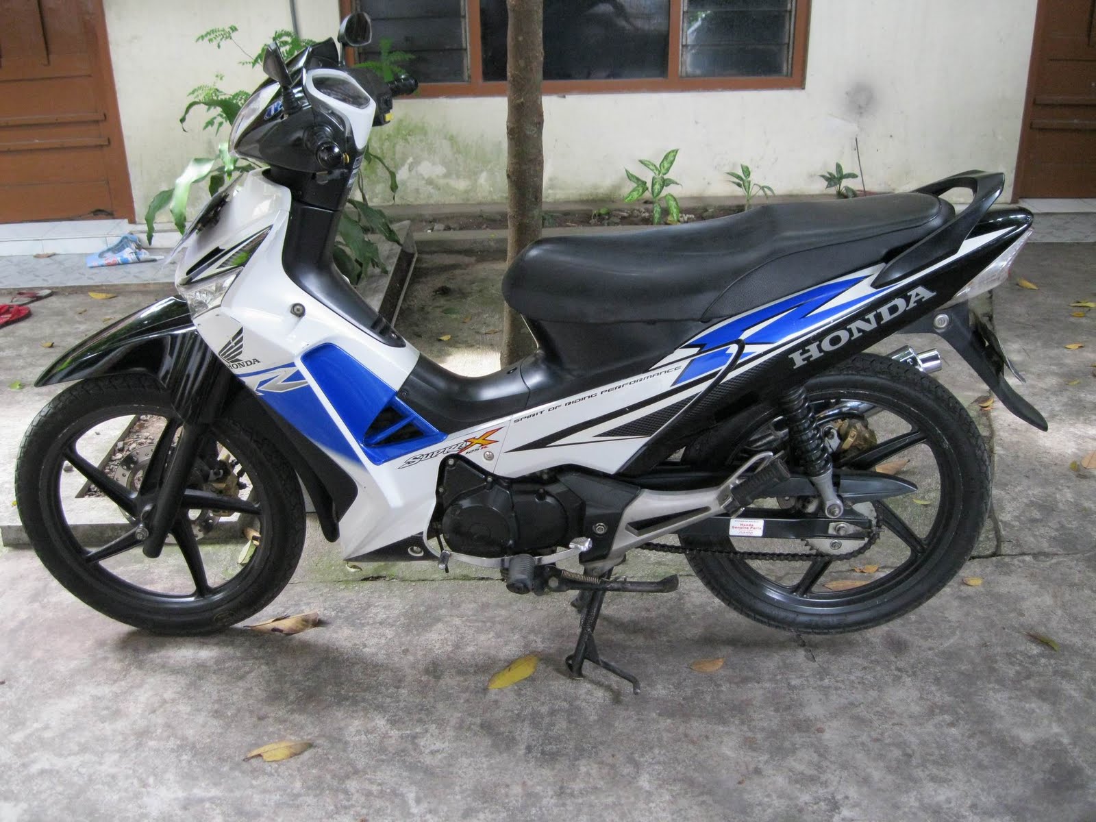 jual mobil dan motor  di solo jual motor  honda supra  x  125  