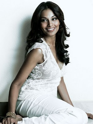 Bipasha Basu Looking Pretty In White Blend Dress