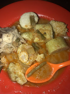 Opor ayam Makanan khas Lebaran yang cocok dimakan bersama ketupat