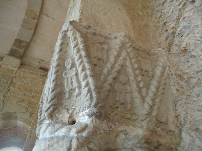 Capiteles SANTA MARÍA DEL NARANCO PRERROMÁNICO EN ASTURIAS ROMÁNICO EN EL CAMINO DEL SALVADOR 