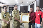 Wagub Terima Penghargaan PWI Sebagai Mitra Pers 