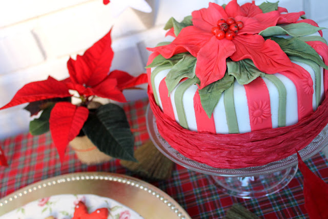 tarta con flores de pascua