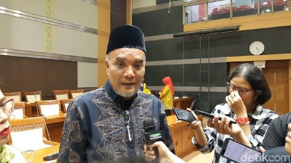 PKB Soal TNI Copot Baliho HRS: Satpol PP DKI Kok Loyo dan Memble?