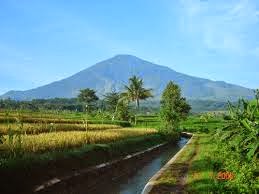 MISTERI DI BALIK TEMPAT ANGKER: Gunung Ceremai, Jawa Barat