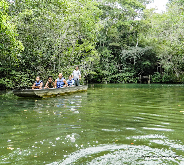 Passeio de barco na Estância Mimosa em Bonito