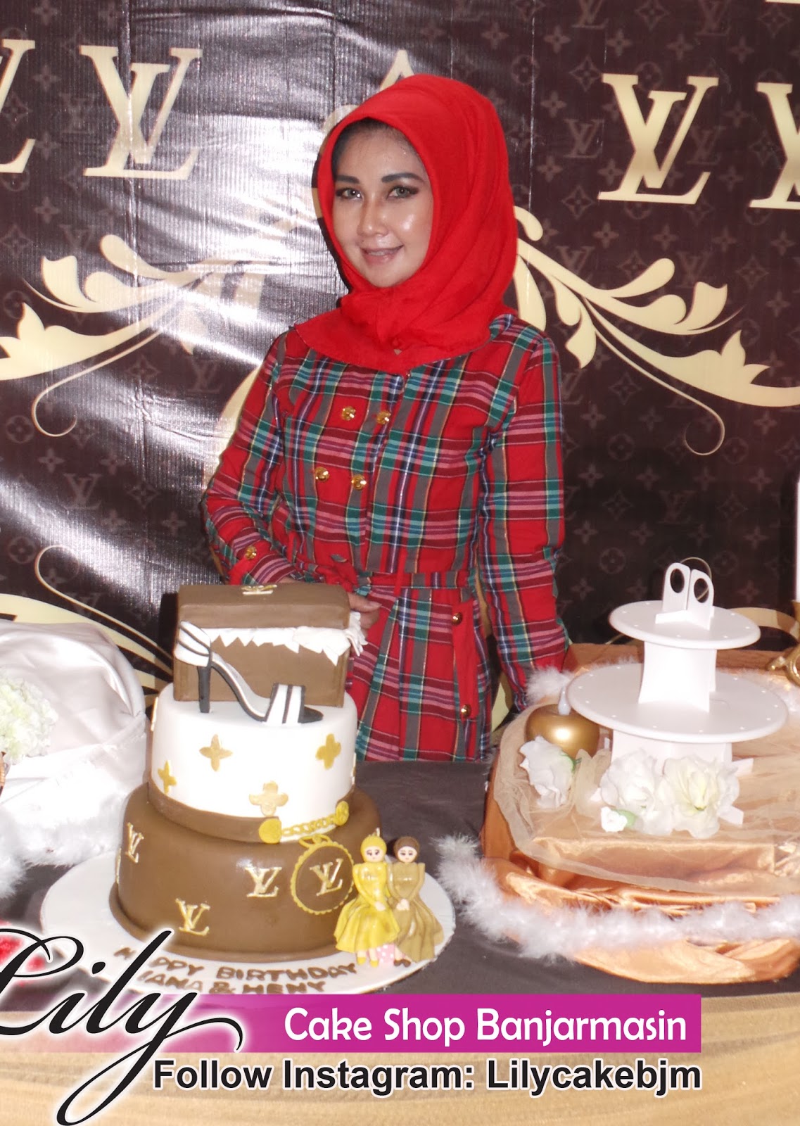 Lily Cake Shop Banjarmasin PELANGGAN KUE TINGKAT LEVEL CAKE
