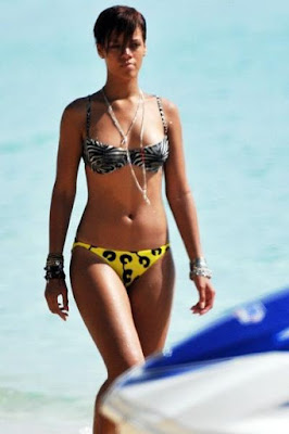 Singer Rihanna Hot