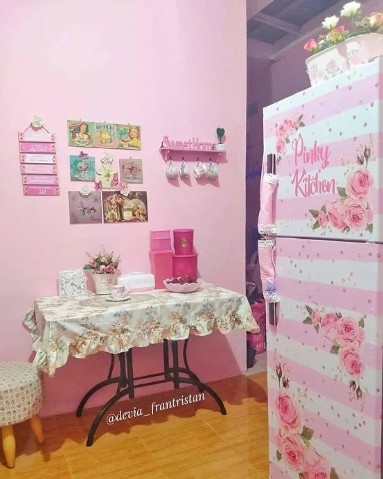 contoh rumah minimalis dengan tema pink