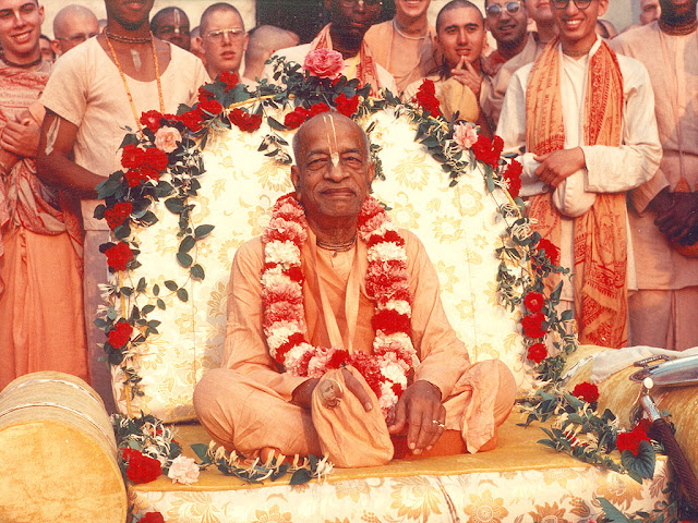 Srila Prabhupada With His Loving Disciples