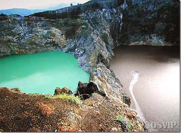 Kelimutu.Lake