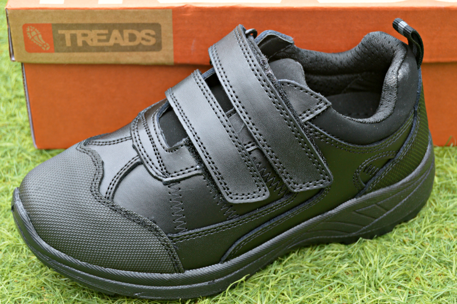 treads shoes