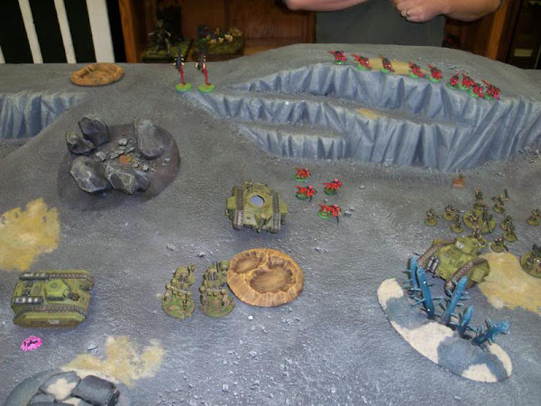 Warhammer 40k Imperial Guard Astra Militarum vs Tyranids