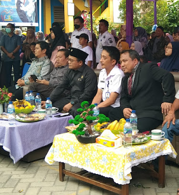 Suasana meriah terpatri dari kegiatan Pentas Gebyar seni dan Kreasi siswa memeriahkan Pentas Seni adat Sunda Perpisahan dan Kenaikan Kelas SD Negeri kampung Melayu 5 Kecamatan Teluknaga