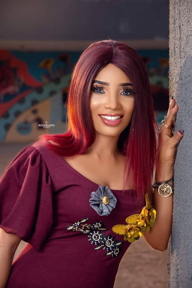 Adejoke Oyeleye & Her Beautiful Look